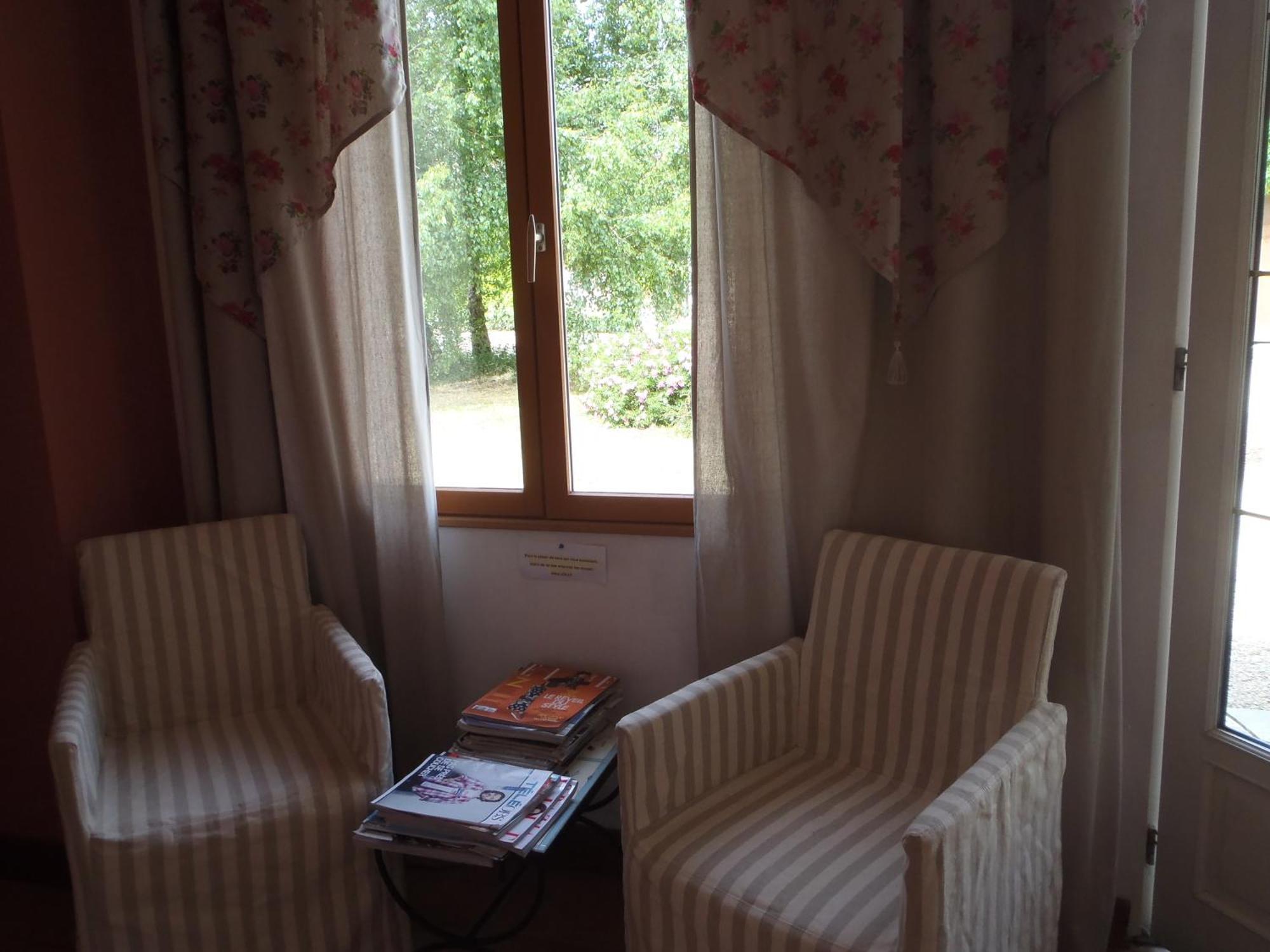 Chambres D'Hotes Du Domaine De Jacquelin Saint-Germain-du-Puy Cameră foto